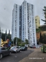 מוארת ומרווחת עם נוף מלא לפארק. מאווררת ונעימה. מטבח גדול ומרווח. תחבורה ציבורית מתחת לבניין לכל כיוון במרחק של דקות מכל...